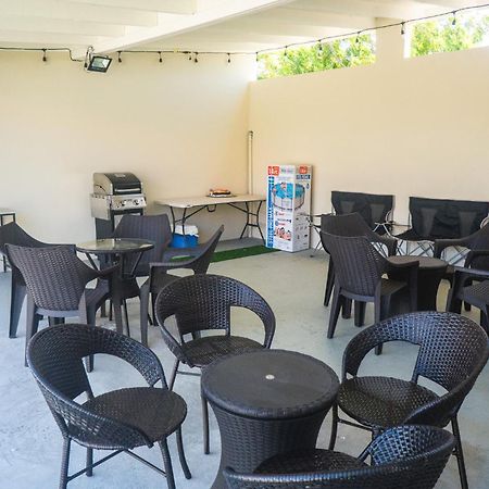 Pavia'S Centerpoint Oasis Apartment Oranjestad Exterior photo